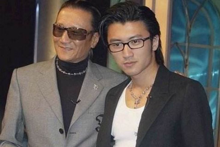 年轻时的谢贤有多厉害?李小龙与他合影时站边上,而且片酬很高