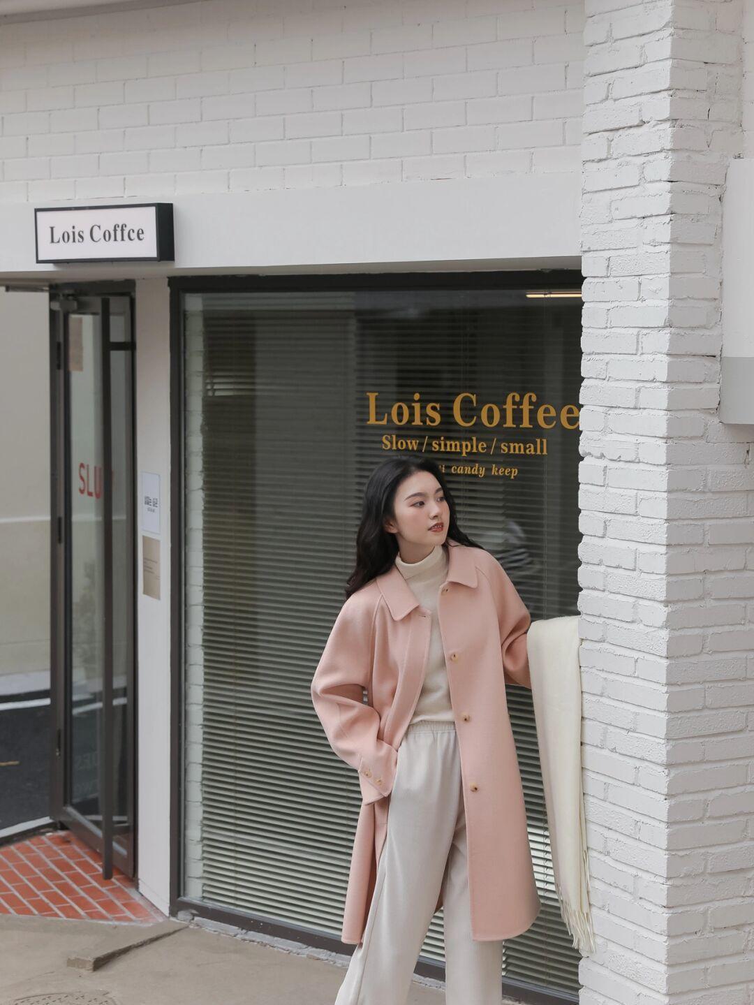 减龄感 女人一定要穿的有品味,4个神仙色大衣分享给你,可以照着搭