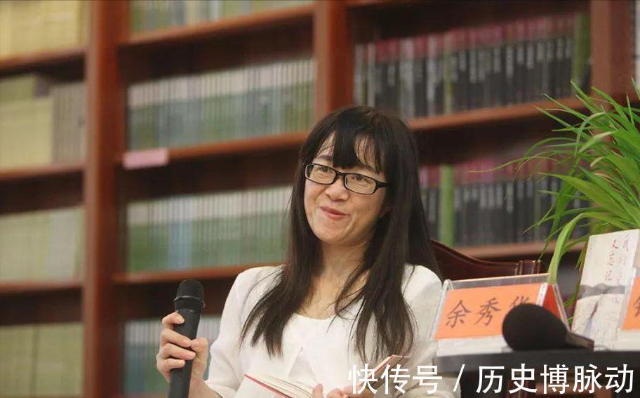 月光落在左手上#读书的厚度,决定了人生的高度,人与人之间的差距,在于眼界