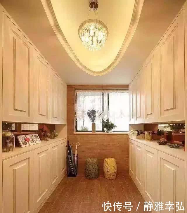 装修|去朋友家串门，一进门就被美到了，很喜欢这样的客厅装修，漂亮