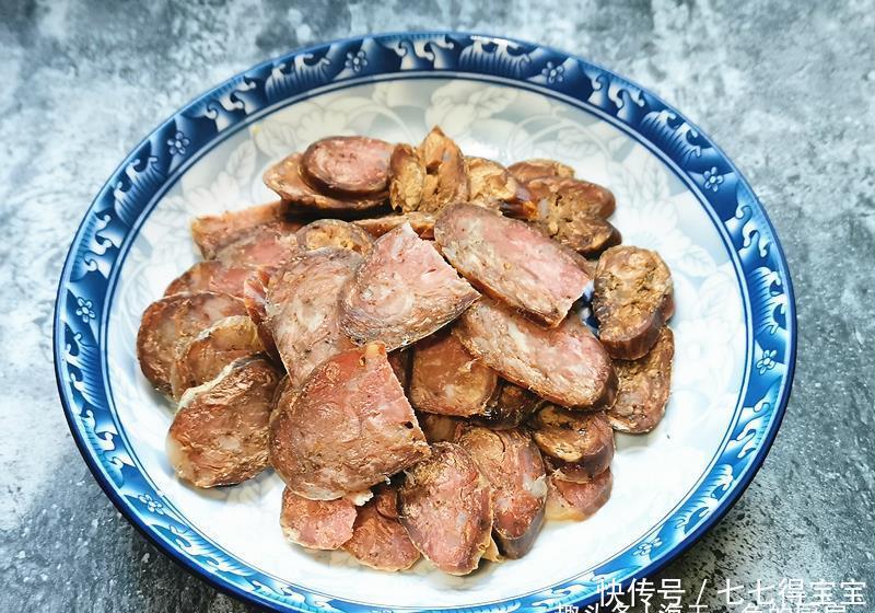 我家早餐简单,有粥有主食有小菜10分钟做好,网友:看着就想吃