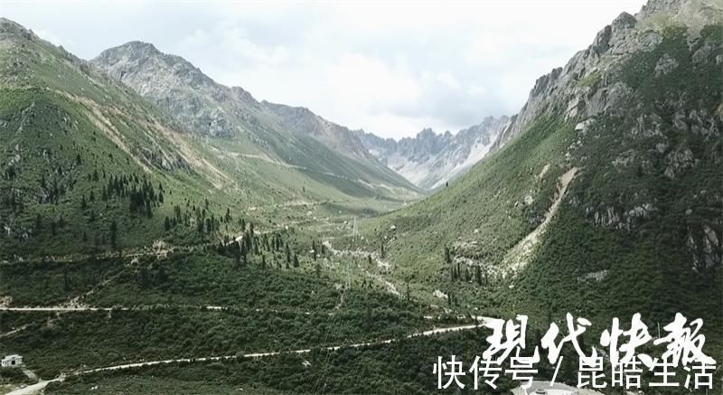 德格县|“雄鹰都飞不过的山峰”一隧洞穿，这个山坳里的小城火了