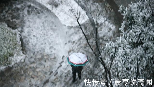 人间@人间凄美:怀念某年的一场雪事(诗歌十四行)