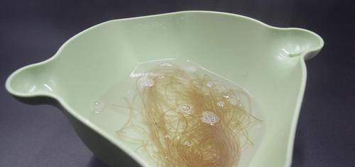  泡发粉条时，水里加点它，3分钟快速泡发还嫩滑有嚼劲，太方便了