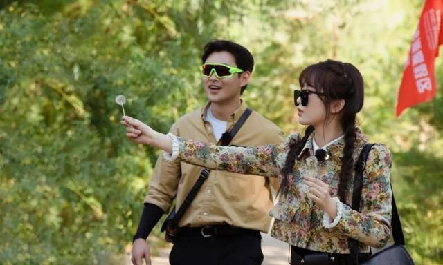 虞书欣|《宝藏行2》虞书欣示范年轻人的社交方式,尴尬中又不失搞笑