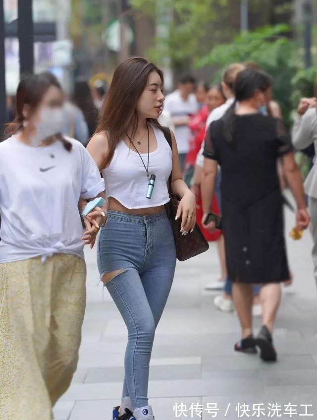 时髦 小个子不能穿长裤打破理论认知,像这样搭青春时髦又显高!