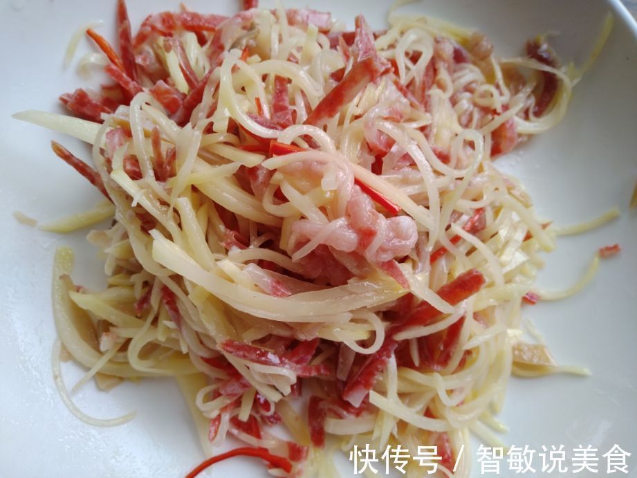 土豆别忙着炒着吃，学会下面的方法，香软营养好，孩子笑欢了