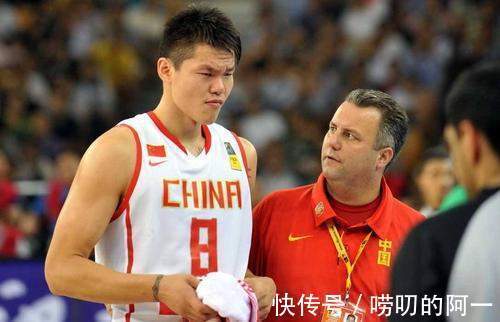 中国篮球两位名宿，李楠和朱芳雨，谁的生涯成就更高？|长文 | 李楠