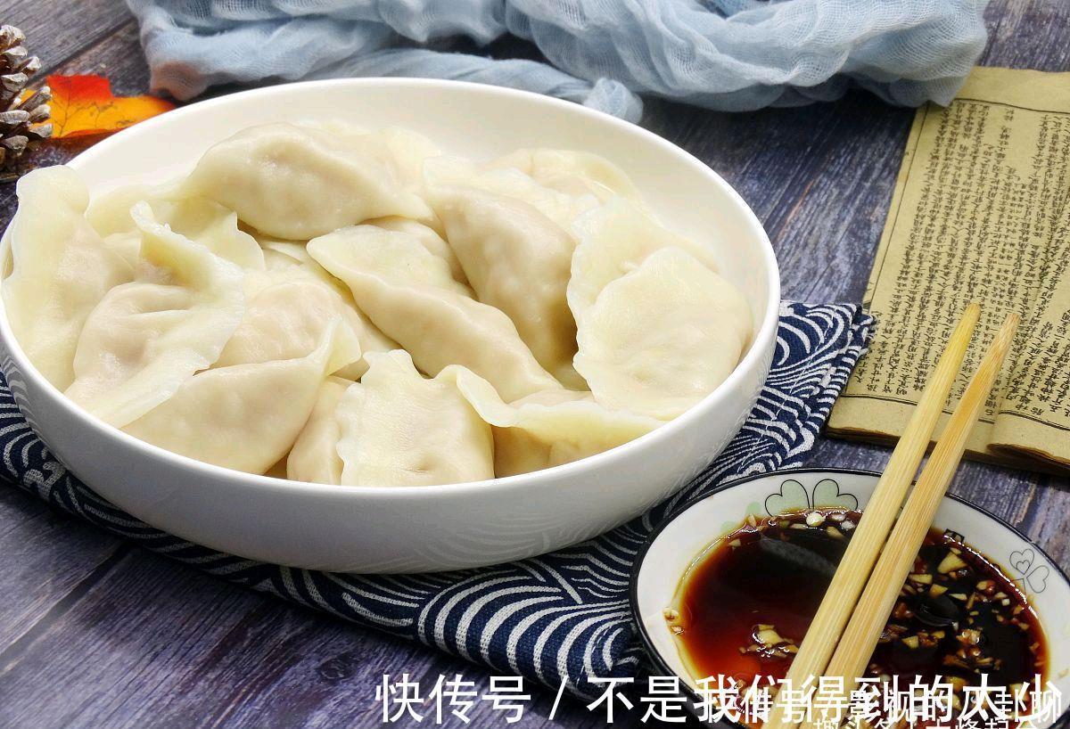 韭菜鸡蛋馅|韭菜馅饺子,先放油还是先放盐?很多人第1步就错了,难怪不好包