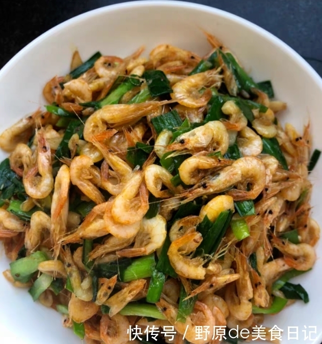 初春的“减脂菜”,隔天吃一回,排出黑臭便,抚平小腹,腰围变细