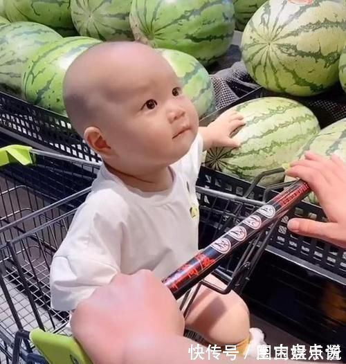 猪猪侠|妈妈带娃逛超市,宝宝乱摸乱抓闲不住,妈妈“无情”应对教宝宝做人