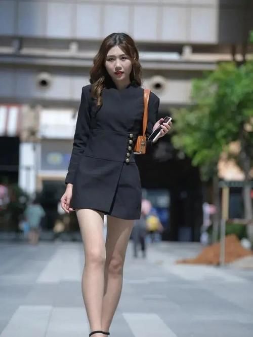 女孩子们|怎样塑造职场人的风格?与高跟鞋搭配搭配的裙子,显示优雅气质
