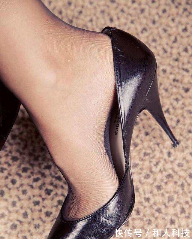 优雅 高跟鞋看似优雅, 其实是一件苦差事,男人们不会懂!