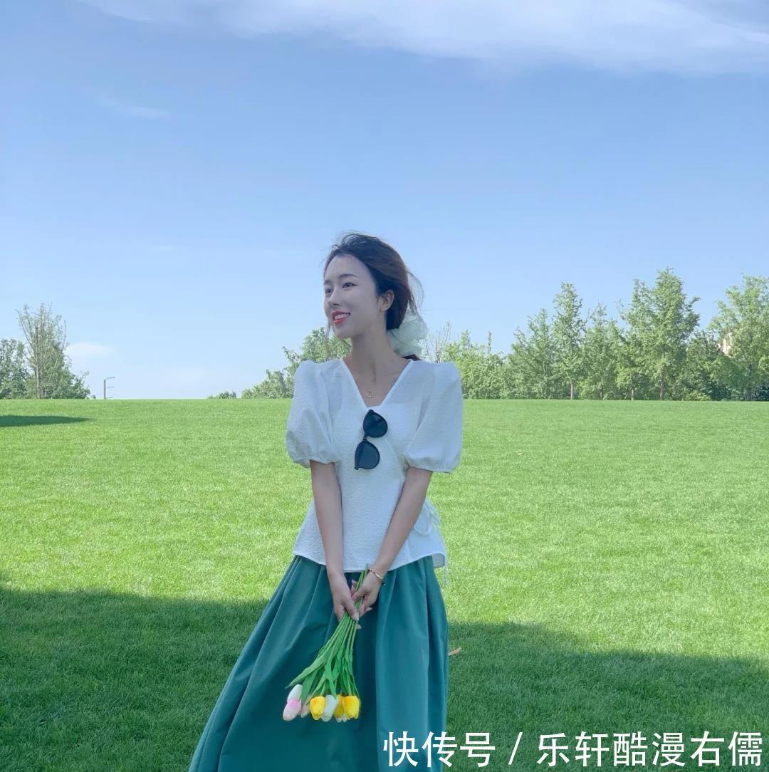 减龄|别再说小个子穿不出气场了,学会这几种穿搭,高级优雅还好看