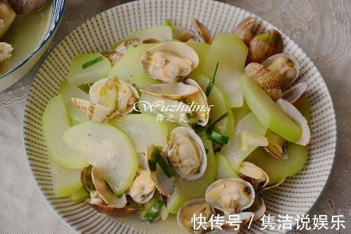 奶奶为孙子准备的午餐,2菜1汤,补铁补钙,营养真不简单