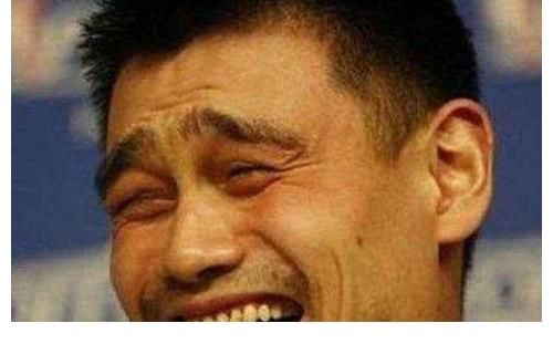 王冠|白玉兰现场尴尬,关晓彤跨界主持,曹可凡金炜失言,王冠独木难支