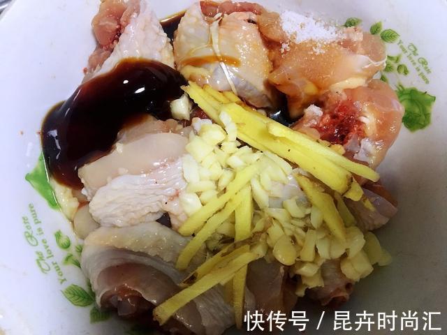 鸡肉|鸡肉和土豆搭配,蒸出来味道鲜美,还不油腻,适合冬天食用