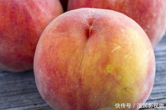 多汁|买桃子时牢记4点,挑出来的桃子香甜多汁,别再被卖家忽悠了