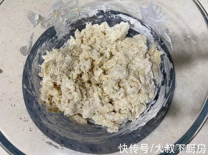 面团|幸福百分百！大叔教你鲜奶馒头，口感香甜，跟外面卖的味道不一样