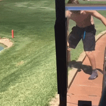 |搞笑GIF段子：什么叫“杯水车薪”？