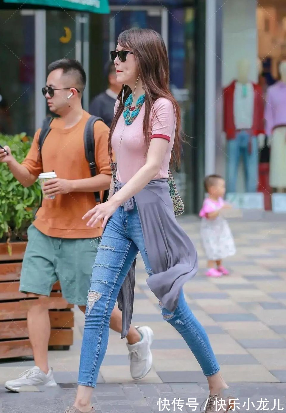 穿衣搭配|姐姐一看都不是普通人,时尚的穿搭就是好的印证