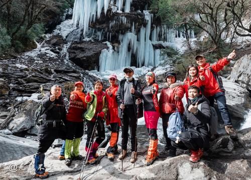 界河|卧龙关冰瀑，号称完爆虎牙，只因这里生活着大熊猫和雪豹吗