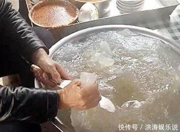 凉粉|大叔卖“稀有小吃”,一份只要10元钱,有人专程开车3小时来买
