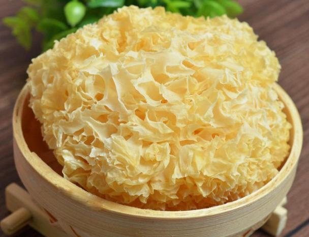 四红汤|冬天又冷又干，女人记得多吃这4种食物，越吃气色越好，显年轻