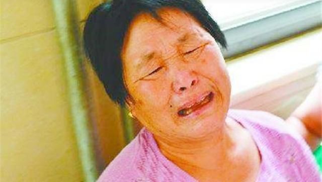 反思|“帮女儿带孩子是我最错的决定”，这位老人的哭诉，值得众人反思