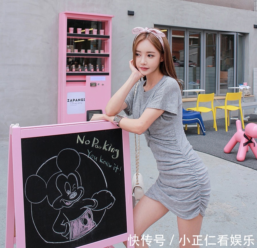 孙允珠|孙允珠:可爱兔耳朵头饰搭配灰色包臀裙,清纯靓丽