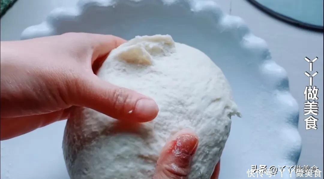 孩子最喜欢的烫面糖饼，5分钟教你在家做，步骤详细，看了你也馋