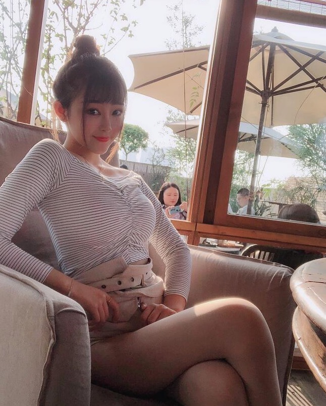 美女主播汤唯唯性感写真网红汤唯唯高清福利生活照图片欣赏