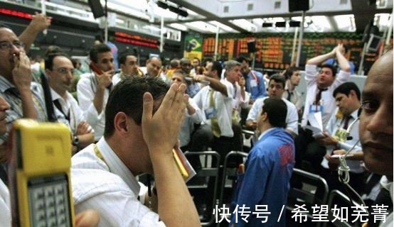 沈国军|坐拥浙江39座商场，55岁时赚马云200亿，与马云共创“江南会”