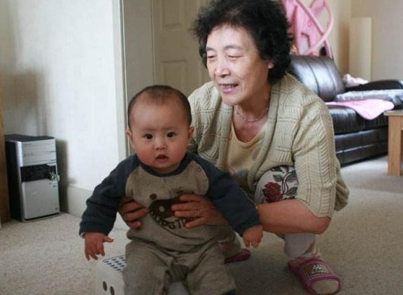 奶奶|两岁孩子被查出肾衰竭，奶奶常常菜里加了它，家长别不在意