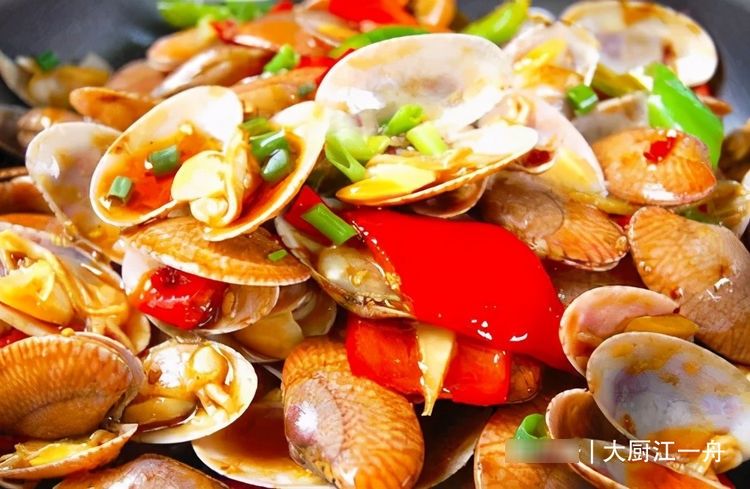 花甲|亲戚来做客，我做了6道硬菜，有荤有素合理搭配，亲戚夸我手艺好