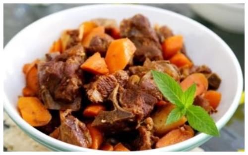 胡萝卜|最近天气凉爽外面风大孩子容易受凉,多吃暖身菜,预防感冒