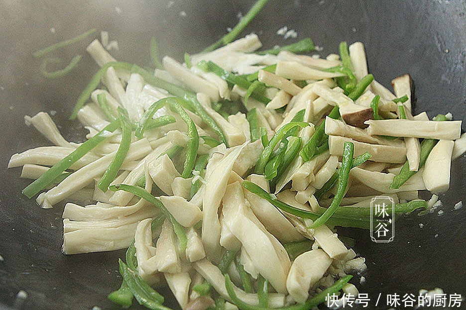 2汤匙|深秋，少吃肉多吃这菜，3块钱1斤，口感比肉还香，胖纸们的最爱