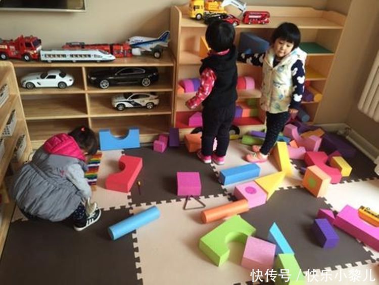 狠心|1岁宝宝逛超市把黄桃戳了个洞,“狠心”宝妈指着榴莲:继续戳!