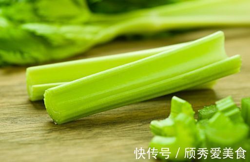 金银花|5个信号一出现,肝火“烧”起来了,自己动手,给肝“去去火”