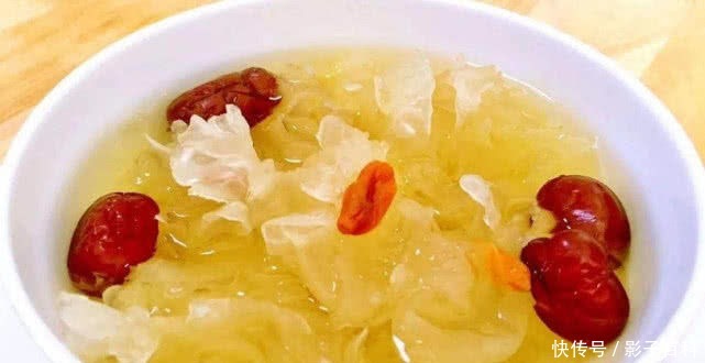 补充雌激素|更年期易怒还失眠不妨多吃以下4种食物，补充雌激素，更显年轻！