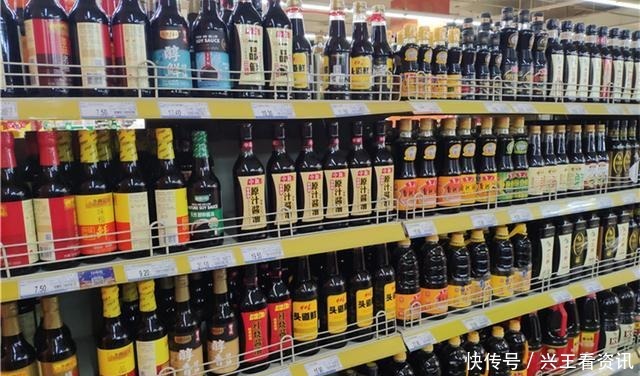 不管什麼牌子的醋,認準瓶身上這行字,才是釀造醋,千萬別買錯