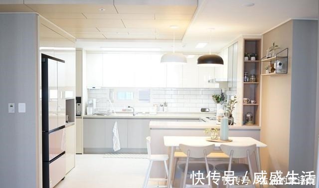 衣帽间|她一家3口,住110㎡客厅坚持不买沙发,2个衣帽间!太舒服了!