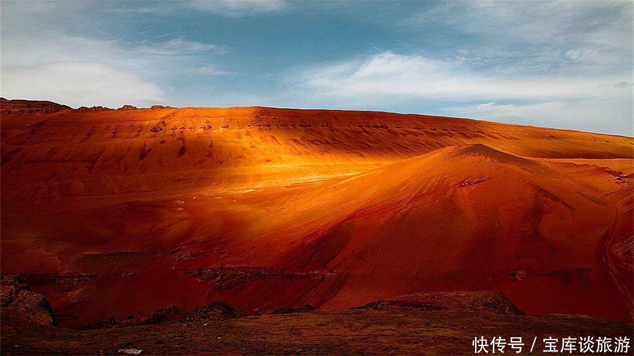 这就是西游记中的火焰山，堪称中国最热的地方，能烤熟鸡蛋