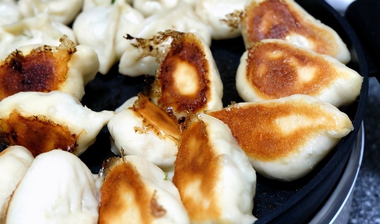 最近常做这种包子,比蒸包子更香更好吃,做法简单孩子爱吃