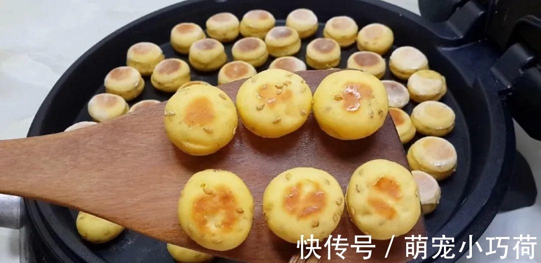 保鲜膜|1个红薯，3勺面粉，不用一滴水，做出创意小吃，保证孩子天天嚷着吃