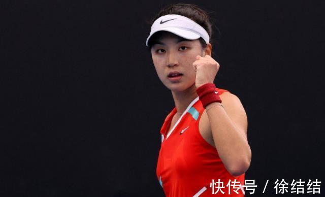 郑钦文|喜讯！20岁小将夺大满贯正赛首胜，五位中国金花全部晋级澳网次轮