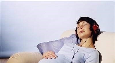 危害|怀孕也能玩手机,Yes or No?答案是肯定的,建议尽量避免少玩