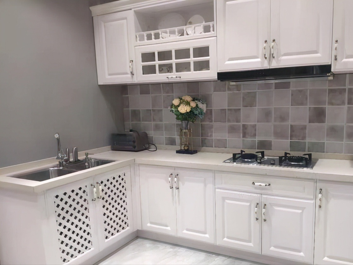 密度板|越来越多的人厨房不装“橱柜”了,厨房应该这样装,比橱柜好用