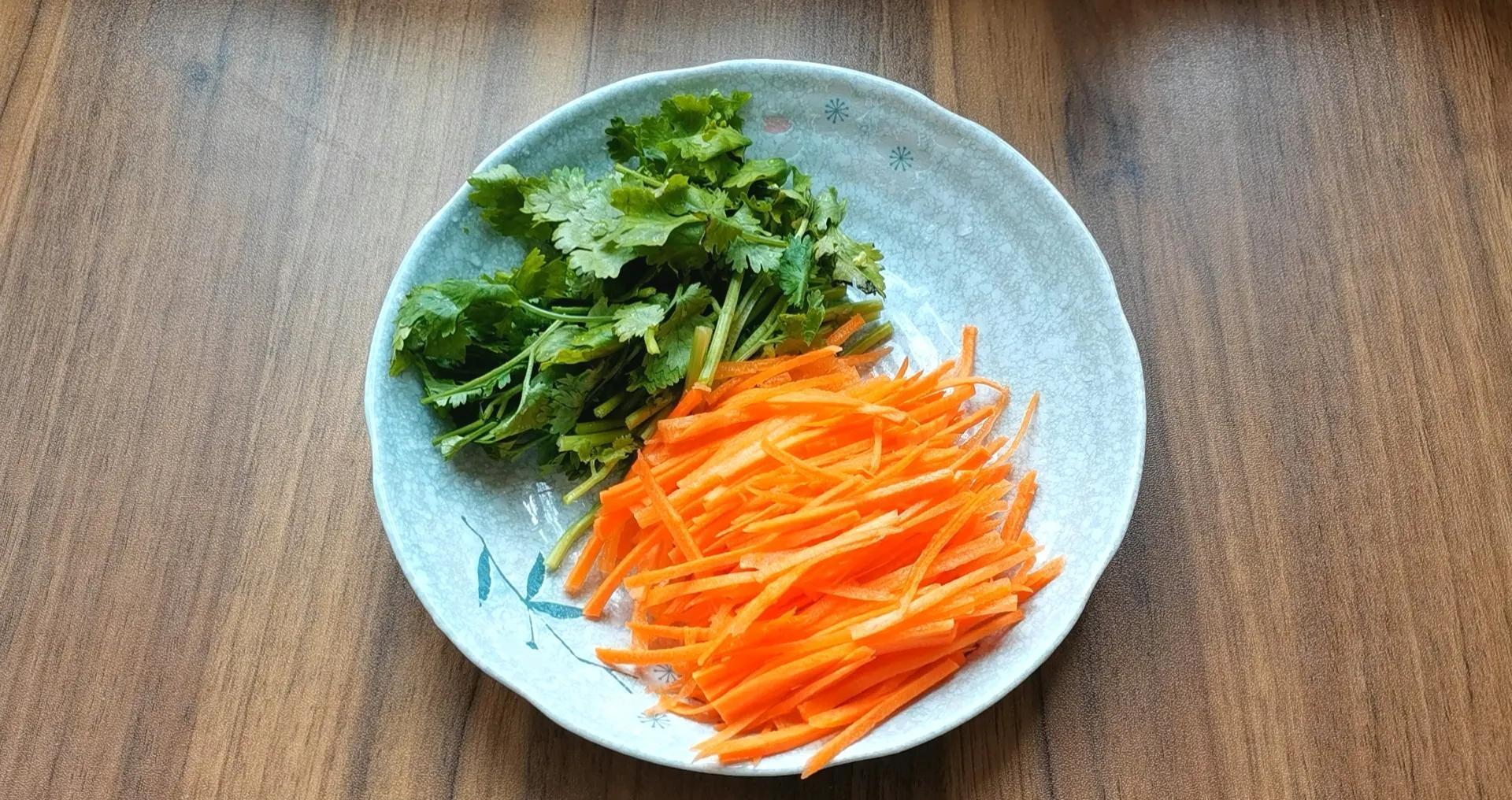 灵魂酱汁炒蛋，鲜香嫩滑，拌面下饭都好香，比肉还香，老少都爱吃