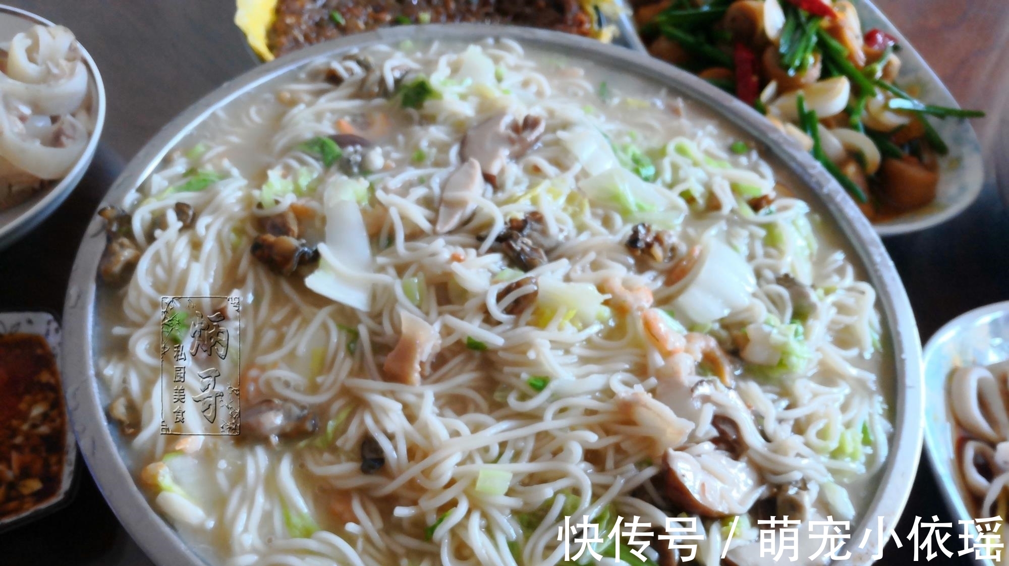 水煮面|表妹晒待客晚餐，网友：南方人真舍得吃，这餐饭没七八百下不来吧